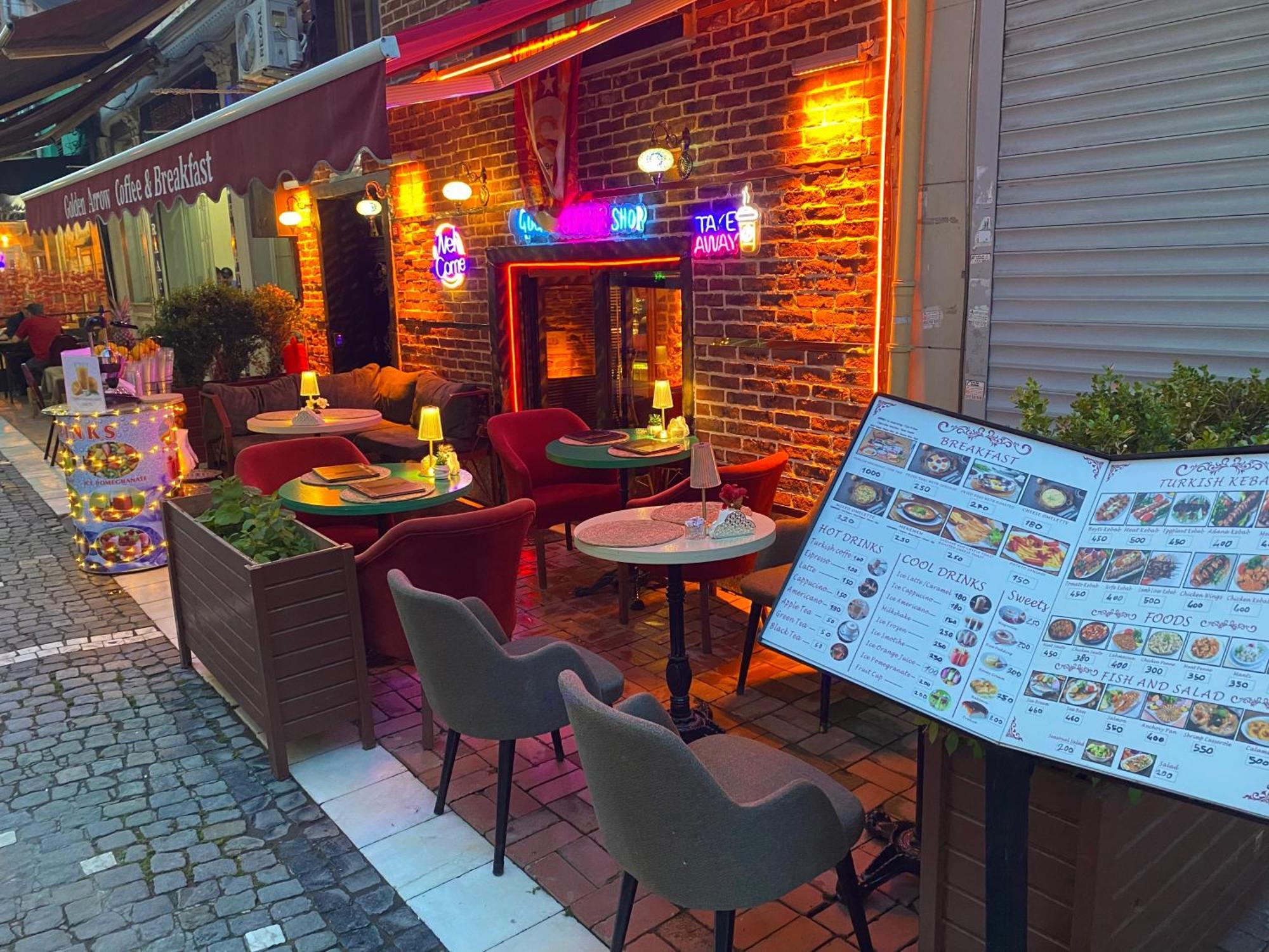 Golden Arrow Hotel — Zdjęcia 1